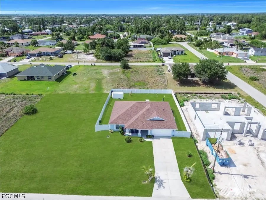 3902 3rd St Sw, Lehigh Acres, FL 33976 - #3