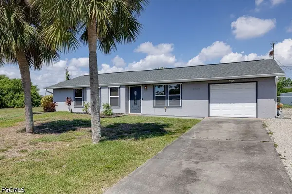 2204 NE 15th Place, Cape Coral, FL 33909