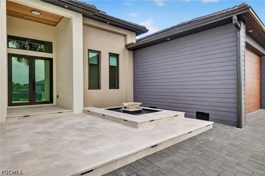 422 SW 31st Avenue, Cape Coral, FL 33991 - #2