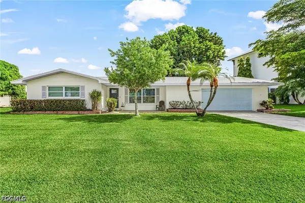 2068 Club House Road, North Fort Myers, FL 33917