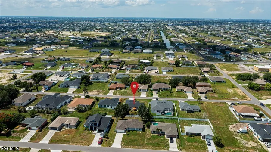 905 NE 17th Street, Cape Coral, FL 33909 - #2