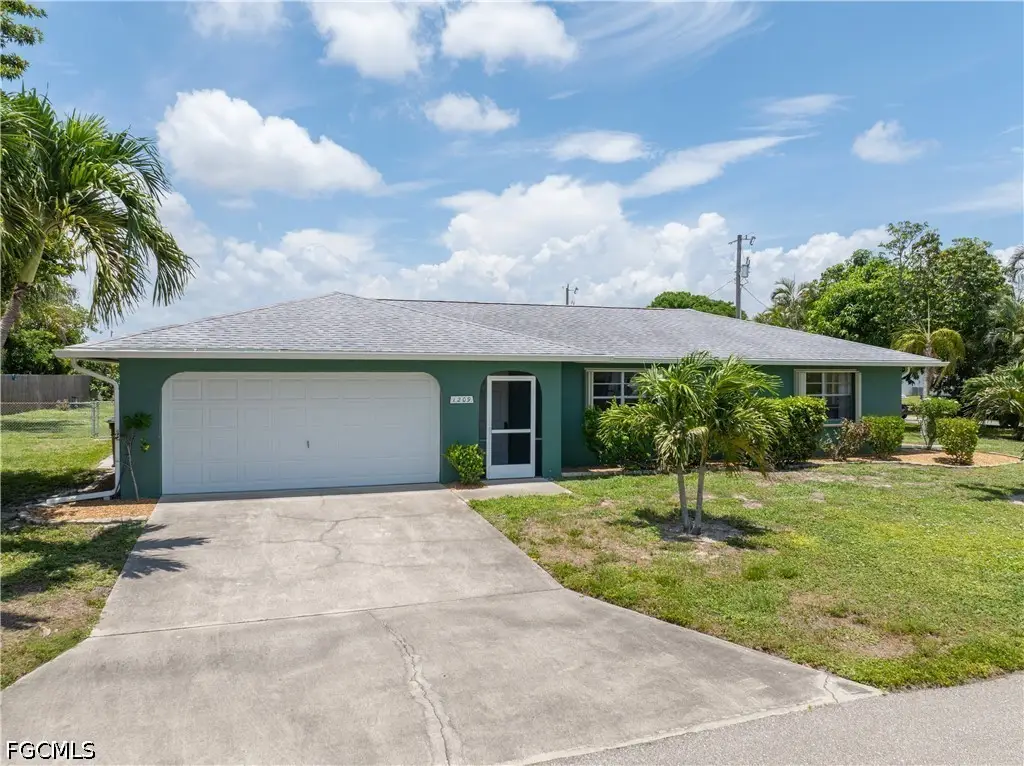 1209 SE 12th Street, Cape Coral, FL 33990 - #1