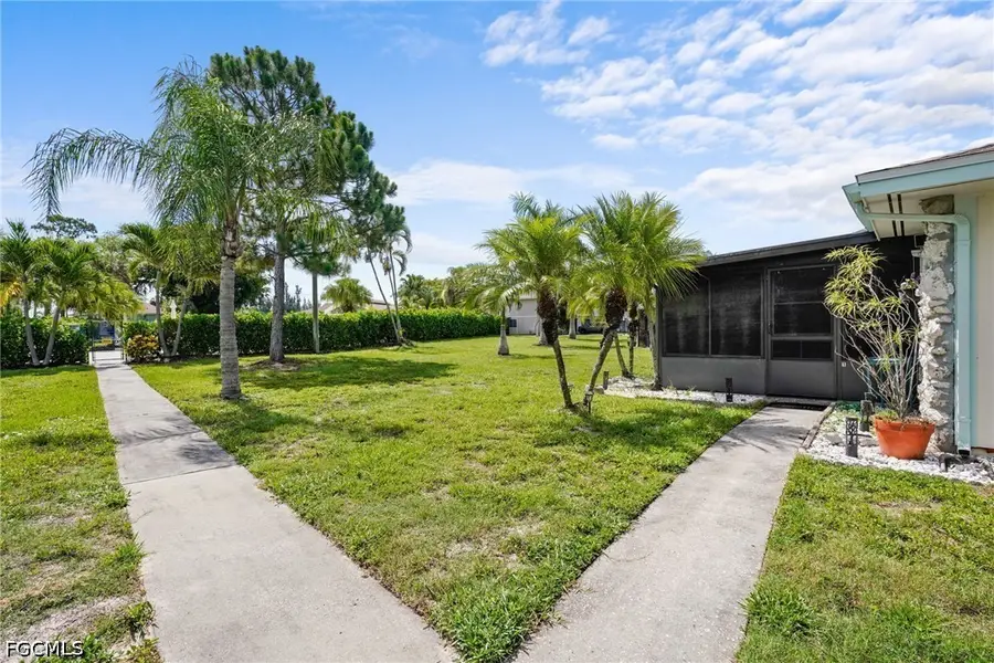 5848 Queen Elizabeth Way #1, Fort Myers, FL 33907 - #3
