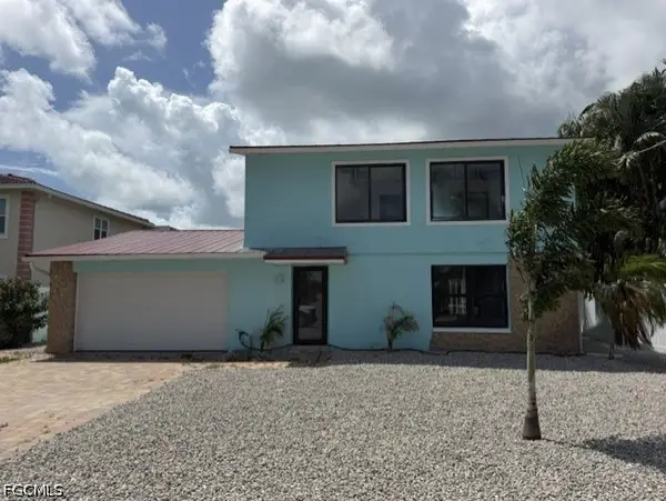 215 Albatross Street, Fort Myers Beach, FL 33931
