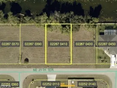 2201 NE 25th Terrace, Cape Coral, FL 33909