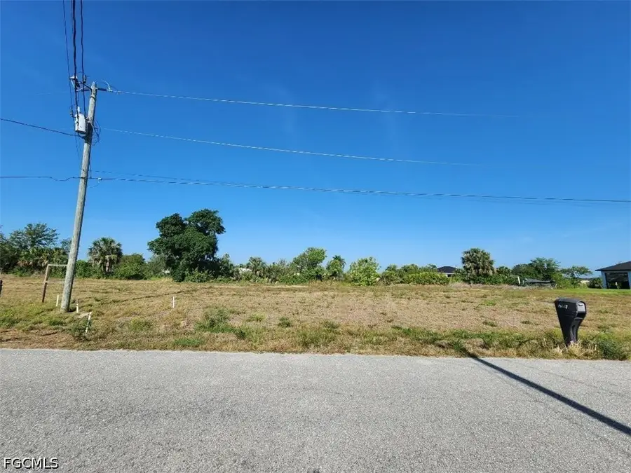 2210 NE 22nd Avenue, Cape Coral, FL 33909 - #2