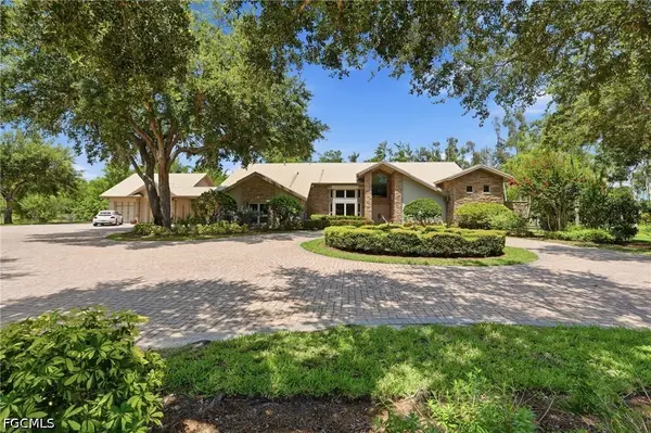 15821 Shamrock Drive, Fort Myers, FL 33912