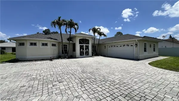 2712 5th Street W, Lehigh Acres, FL 33971
