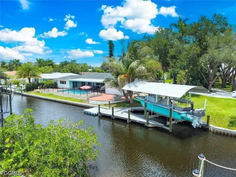 1040 Edgemere Drive, Fort Myers, FL 33919 - #3