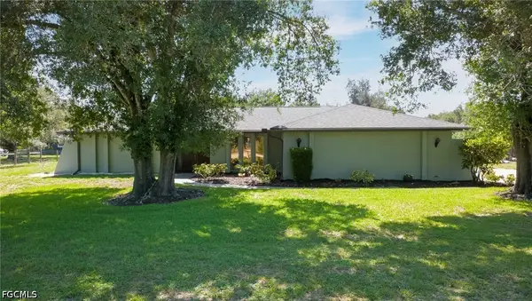 19250 Tammy Lane, North Fort Myers, FL 33917