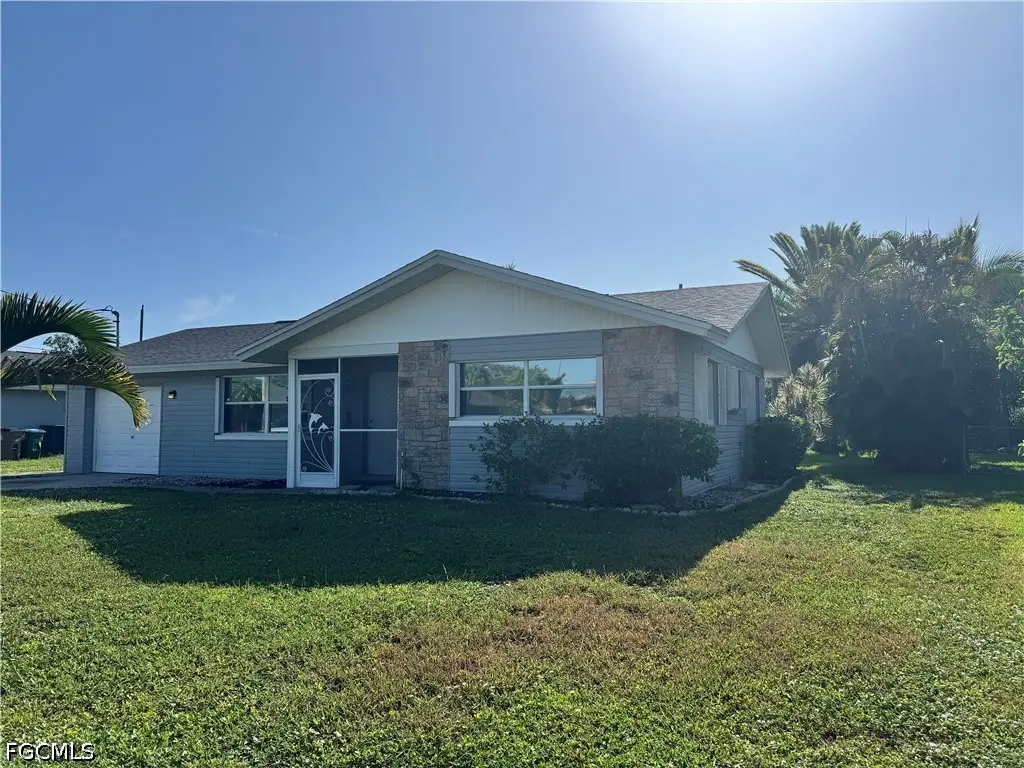 1027 SE 17th Avenue, Cape Coral, FL 33990 - #1