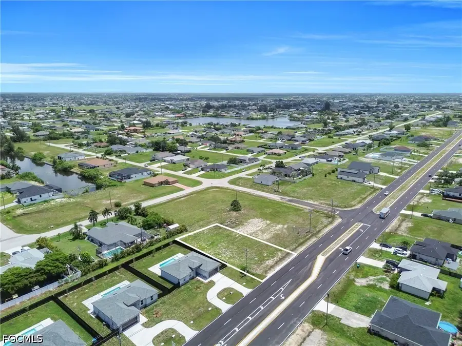 107 Diplomat Parkway E, Cape Coral, FL 33909 - #3