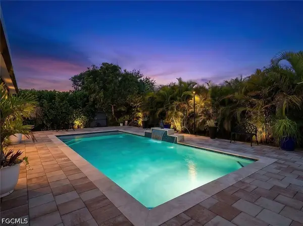 1006 NE 2nd Place, Cape Coral, FL 33909