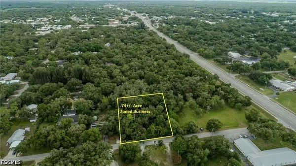 543 E Hickpochee Avenue, Labelle, FL 33935