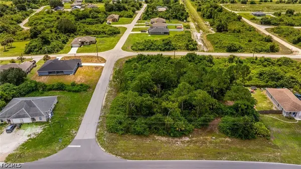 560/562 Alabama Road S, Lehigh Acres, FL 33974