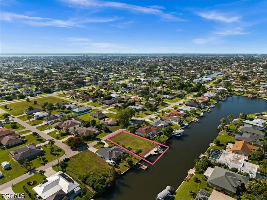 3022 SE 6th Avenue, Cape Coral, FL 33904 - #3
