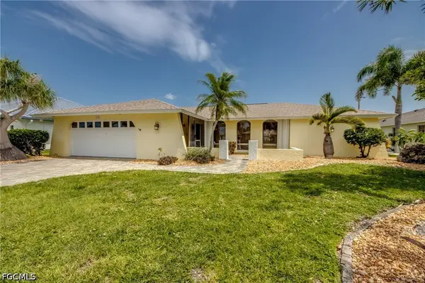 715 SE 33rd Terrace, Cape Coral, FL 33904