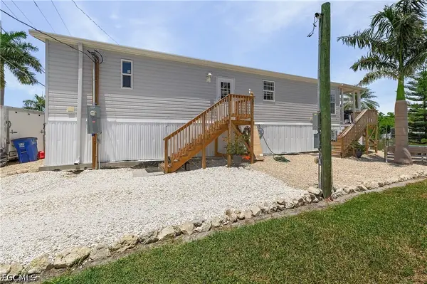 2452 York Road, St James City, FL 33956