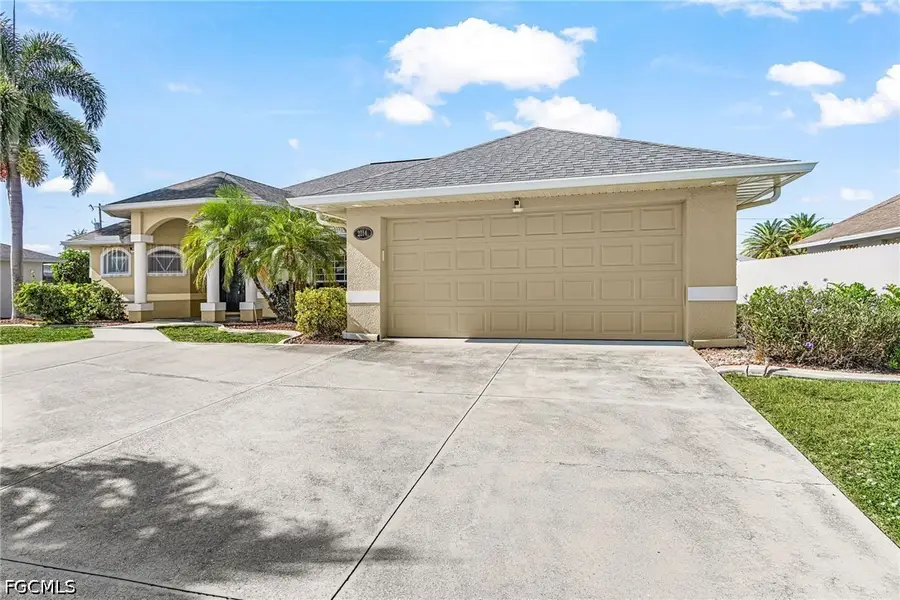 2214 SE 10th Lane, Cape Coral, FL 33990 - #2