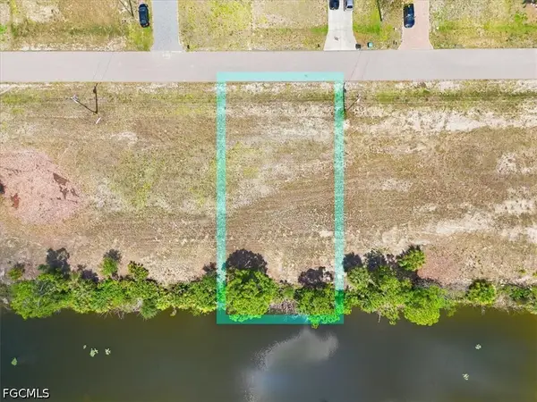 2912 NE 1st Place, Cape Coral, FL 33909