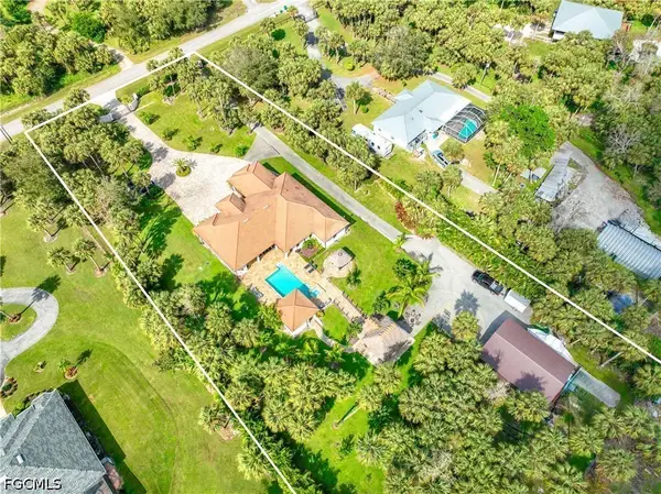 214 9th Street Nw, Naples, FL 34120