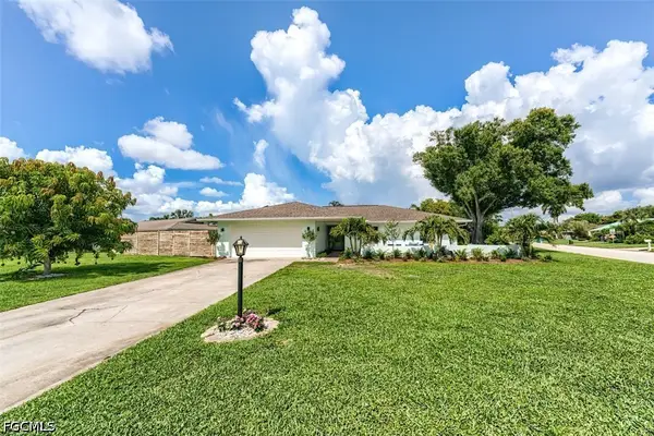 5302 Shalley Circle E, Fort Myers, FL 33919