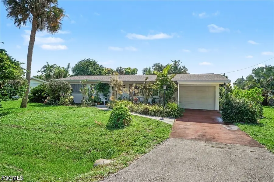 1564 Ixora Drive, North Fort Myers, FL 33917 - #2