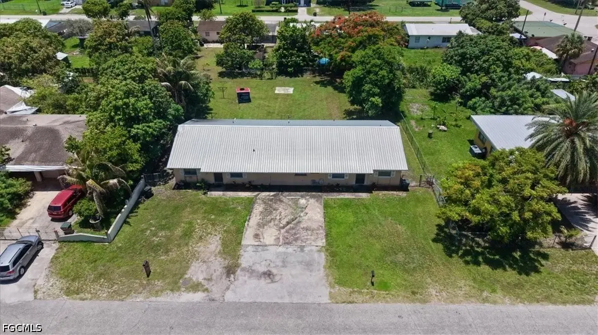 330 W Obispo Avenue, Clewiston, FL 33440 - #1