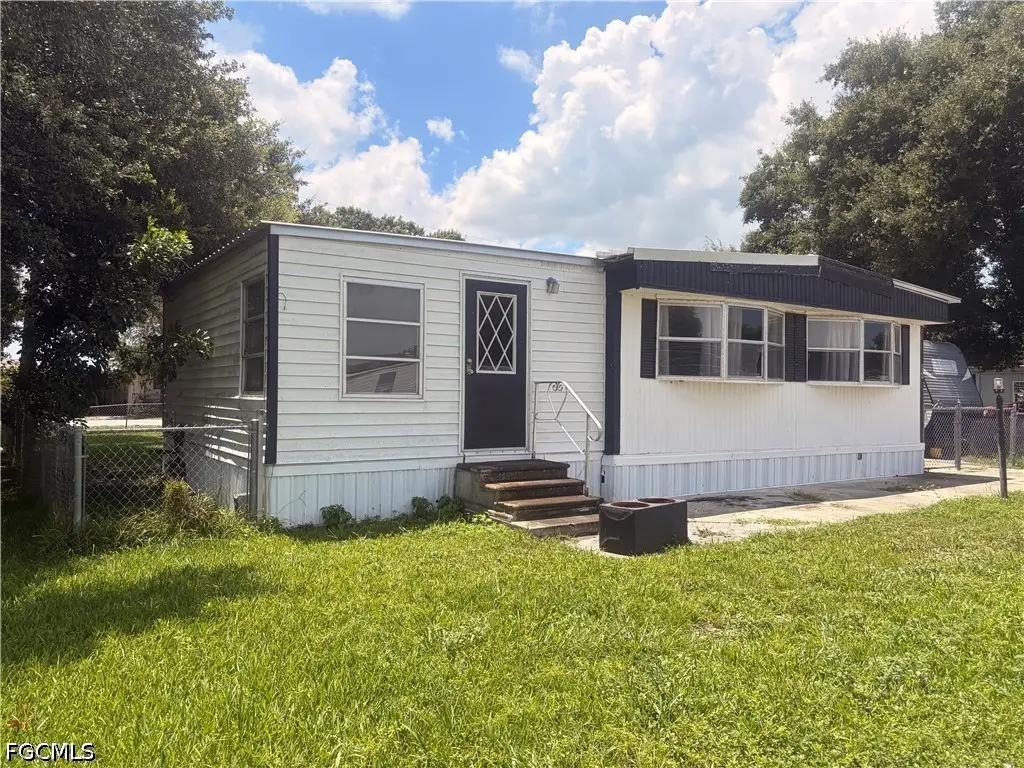 809 8th Street Nw, Moore Haven, FL 33471 - #1
