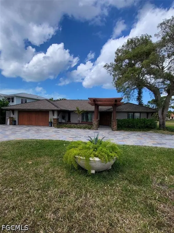 2257 Regal Way, Naples, FL 34110