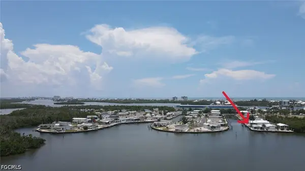 3 Galleon Way, Fort Myers Beach, FL 33931
