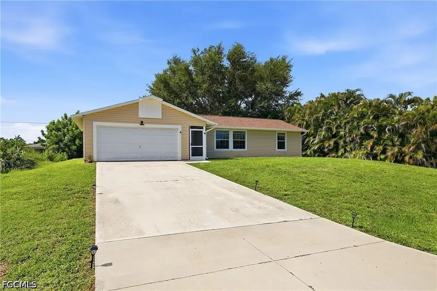 302 NW 5th Terrace, Cape Coral, FL 33993 - #2