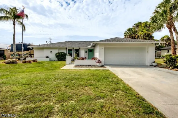 1214 Baldwin Place, Lehigh Acres, FL 33936