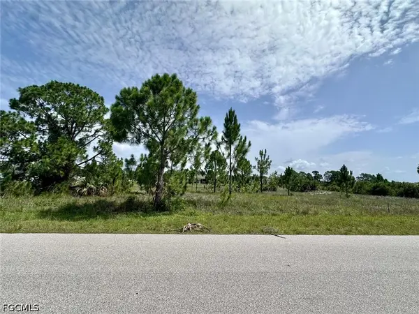 1123 Edgewood Street E, Lehigh Acres, FL 33974