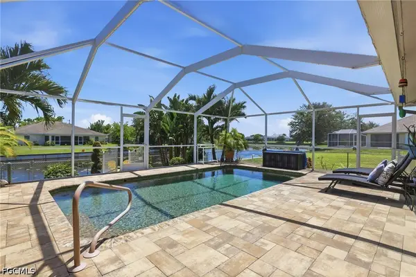 522 SE 4th Street, Cape Coral, FL 33990