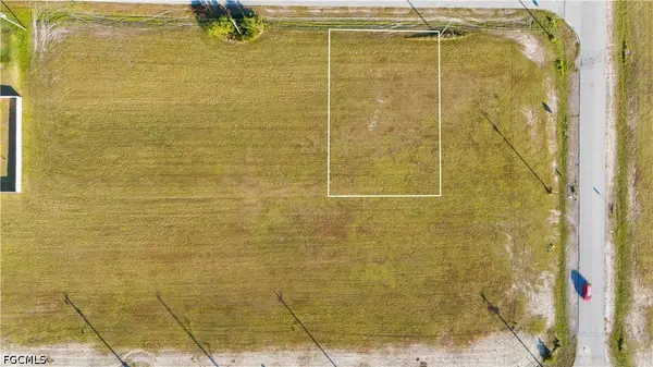 1614 NE Juanita Place, Cape Coral, FL 33909