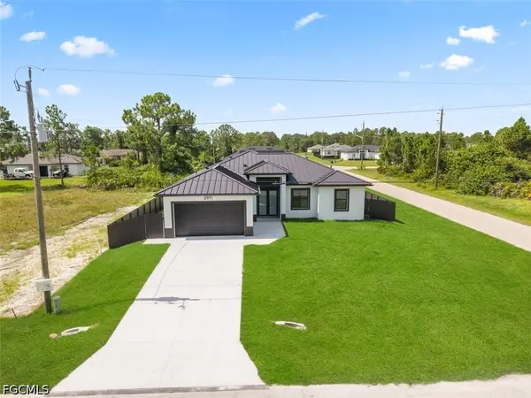 2911 38th Street W, Lehigh Acres, FL 33971