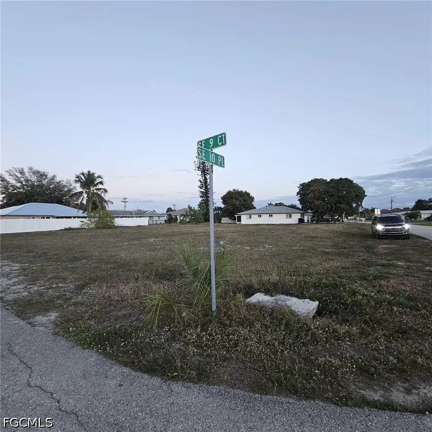 3807 SE 10th Place, Cape Coral, FL 33904 - #3