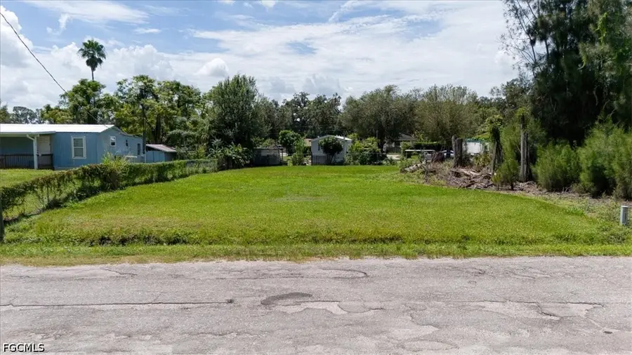 1043 Shawnee Avenue, Labelle, FL 33935 - #2