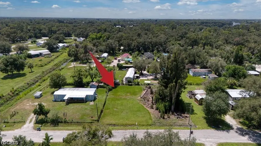 1043 Shawnee Avenue, Labelle, FL 33935 - #3