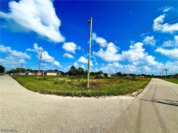 2700 42nd Street Sw, Lehigh Acres, FL 33976