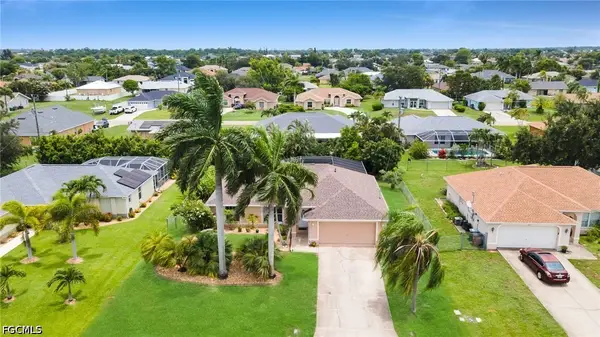 813 SW 11th Place, Cape Coral, FL 33991