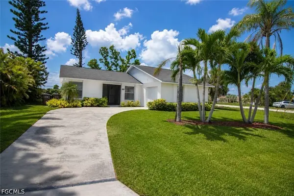 1913 SE 15th Place, Cape Coral, FL 33990