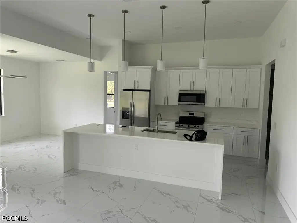 1752 Pine Avenue, Lehigh Acres, FL 33972 - #1