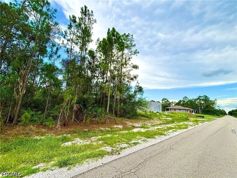 902 E 14th Street, Lehigh Acres, FL 33972 - #2