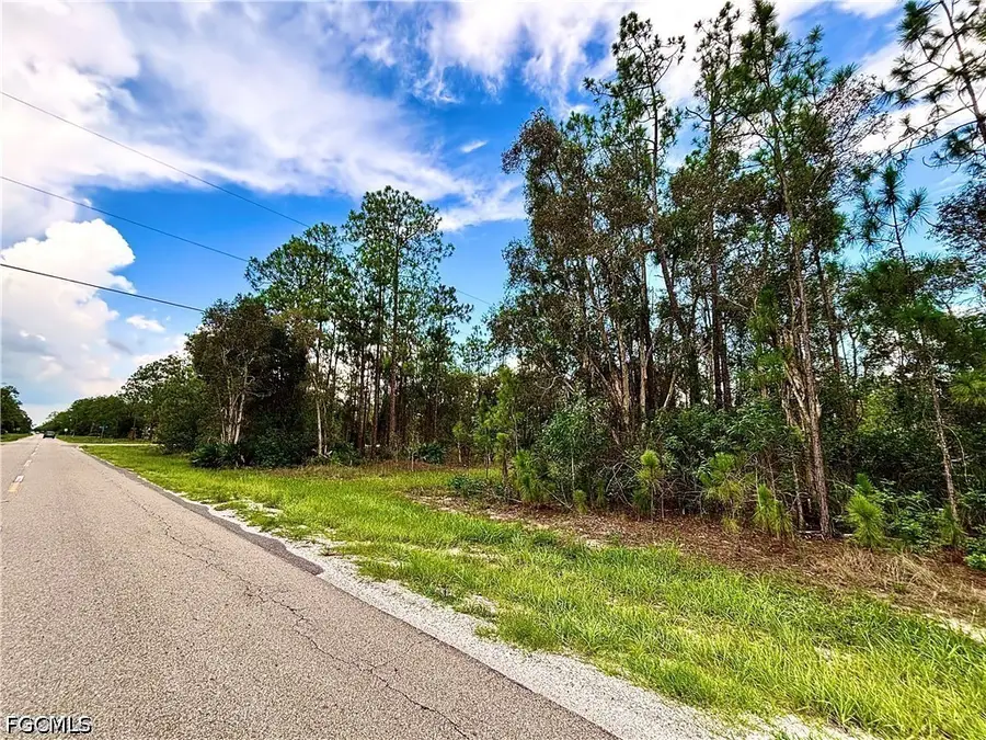 902 E 14th Street, Lehigh Acres, FL 33972 - #3