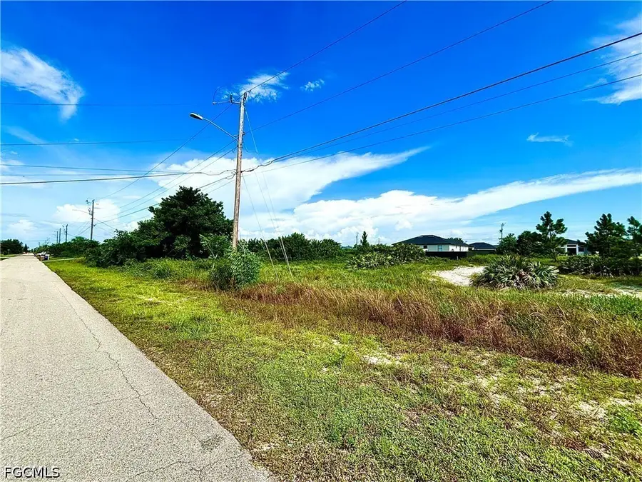 3215 32nd Street Sw, Lehigh Acres, FL 33976 - #3