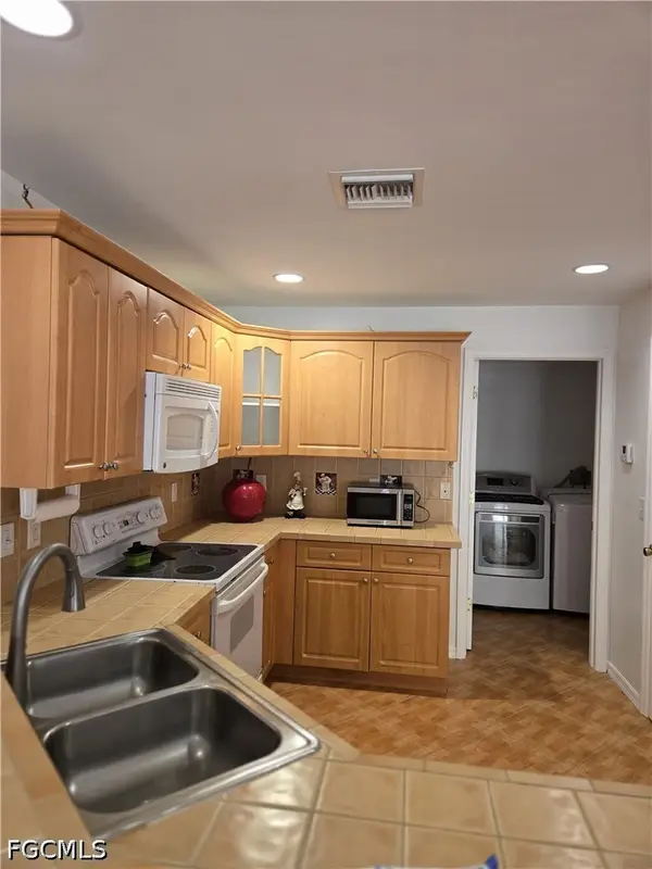 423 NW 26th Place, Cape Coral, FL 33993
