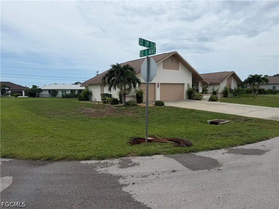 124 SE 39th Terrace, Cape Coral, FL 33904 - #2