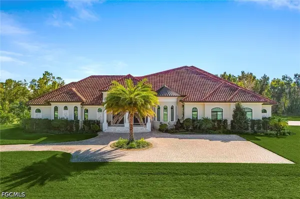 8250 Penzance Boulevard, Fort Myers, FL 33912